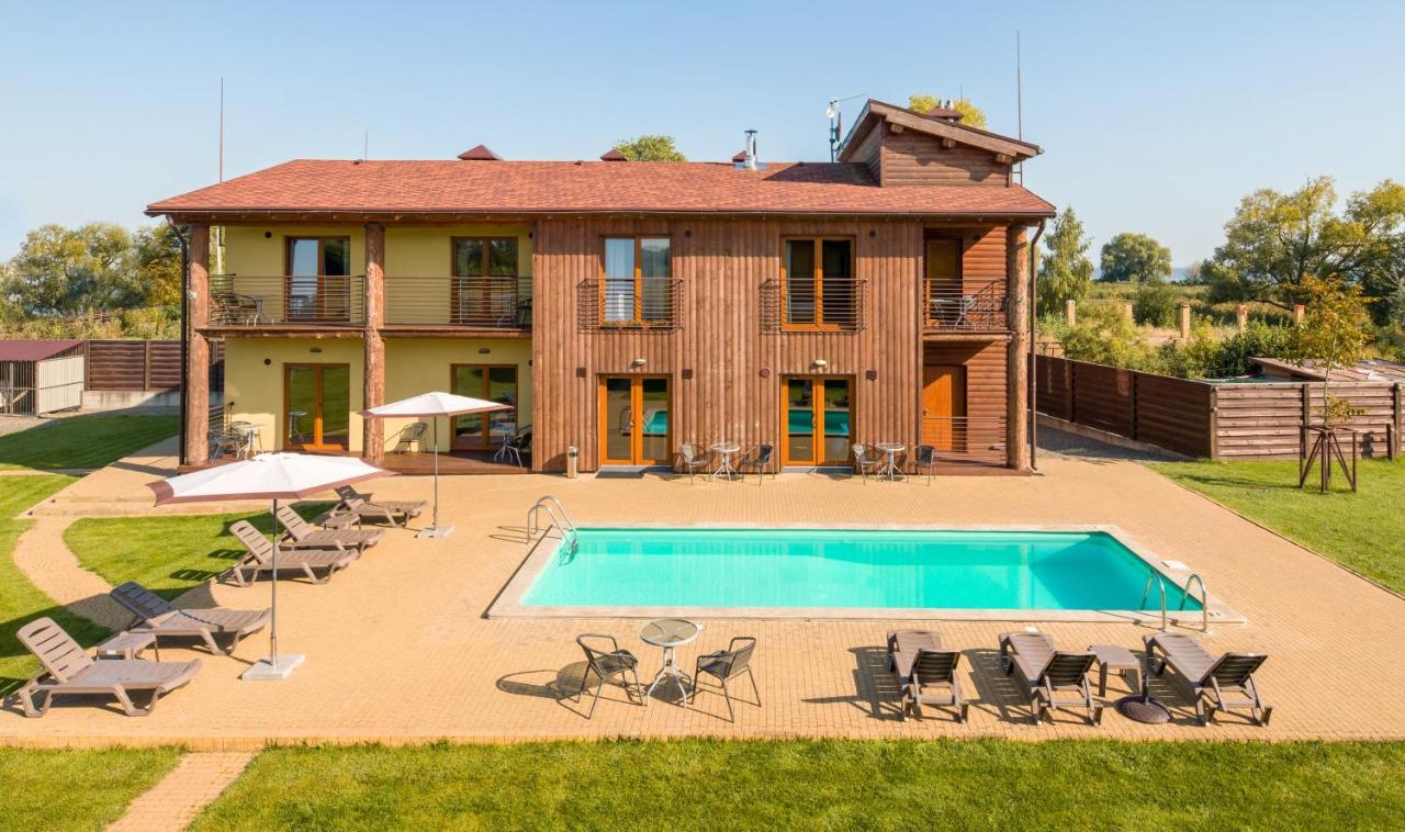 Eden Resort Yasnogorodka  Ngoại thất bức ảnh
