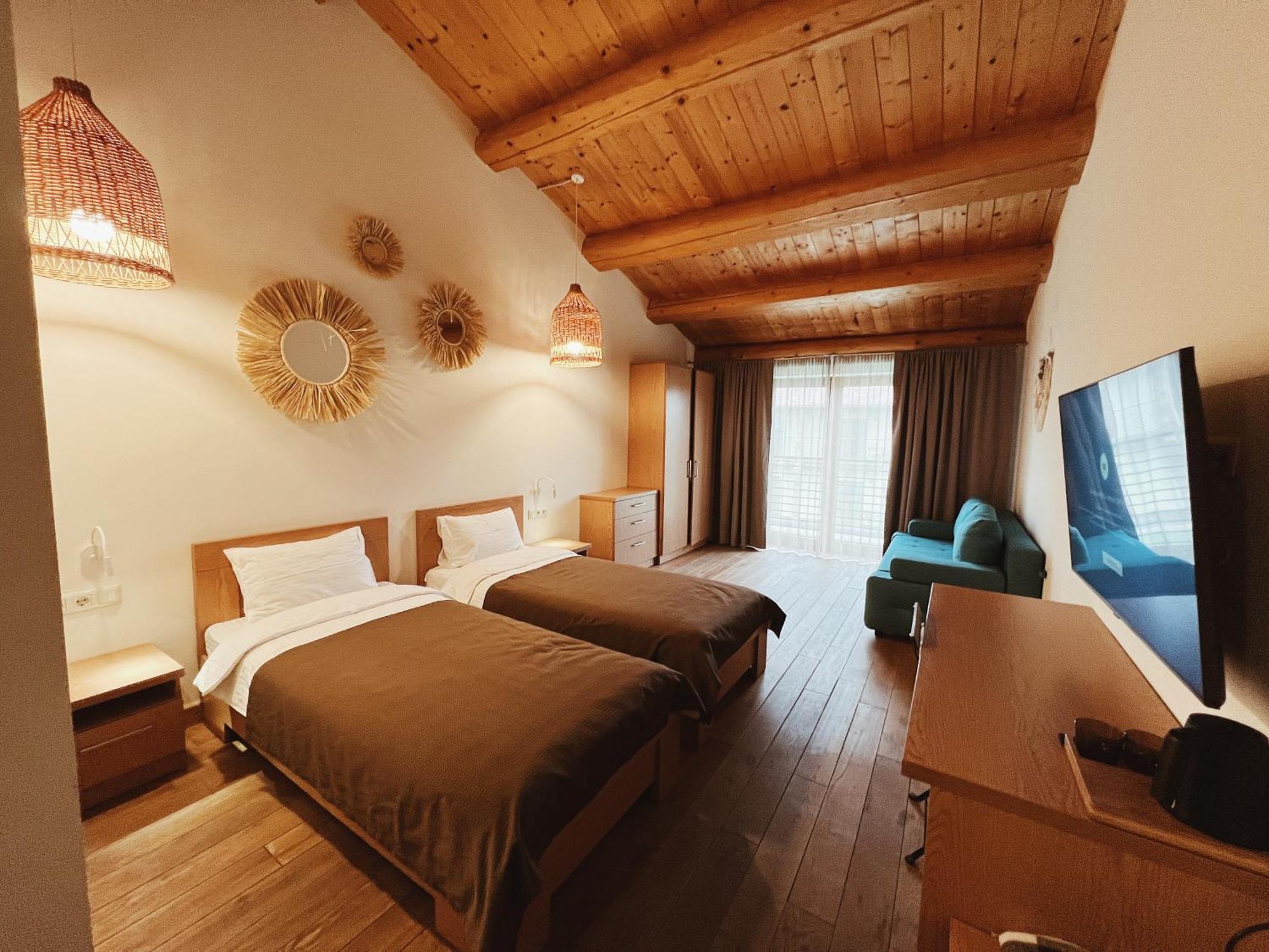 Eden Resort Yasnogorodka  Ngoại thất bức ảnh
